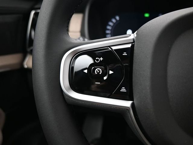 New 2026 Volvo XC90 B6 Plus w/ Protection Package Premier image 26