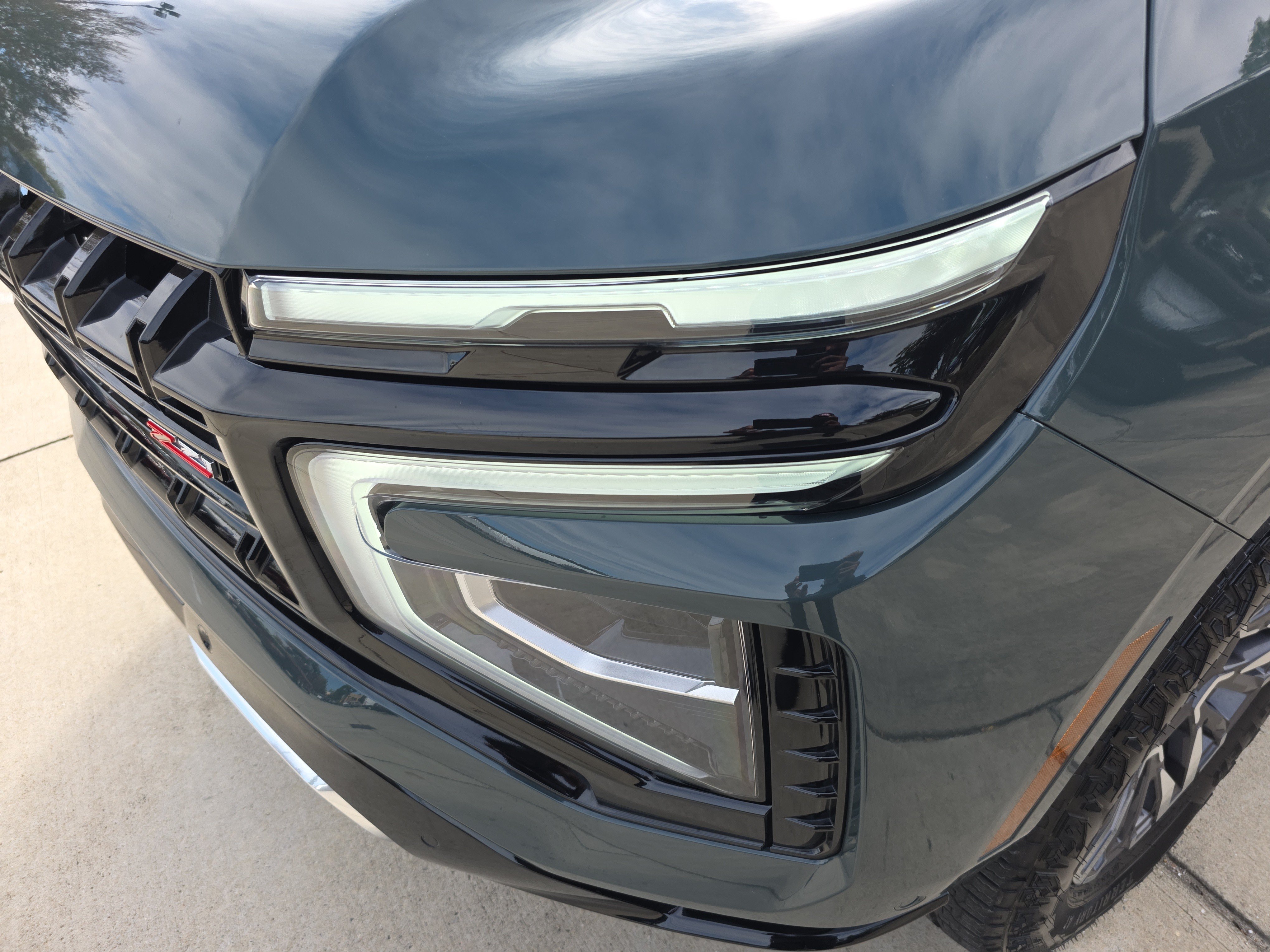 Used 2026 Chevrolet Tahoe Z71 w/ Comfort Package AWD/4WD image 5