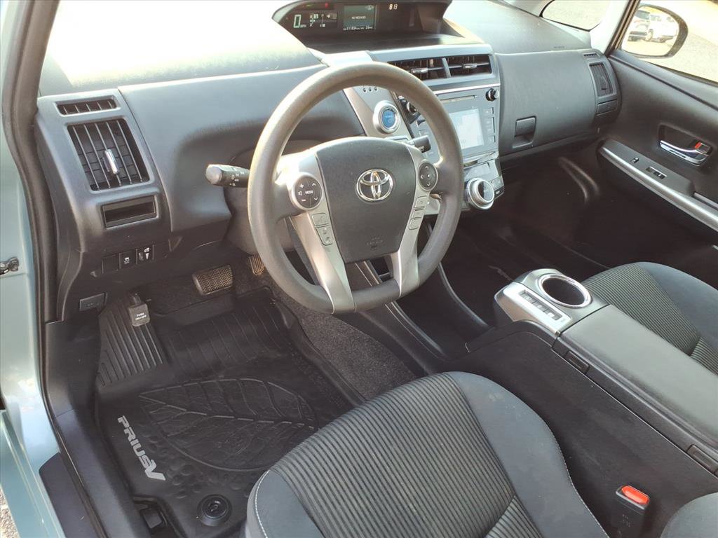 Used 2017 Toyota Prius V Three FWD image 6