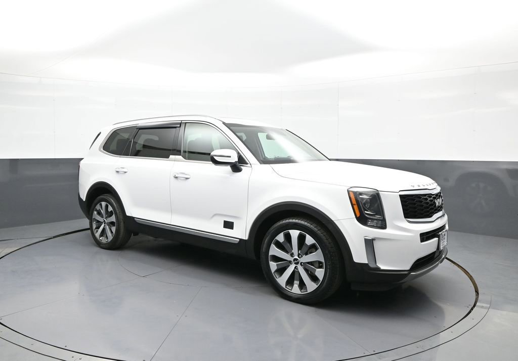 Certified 2022 Kia Telluride S AWD/4WD image 4