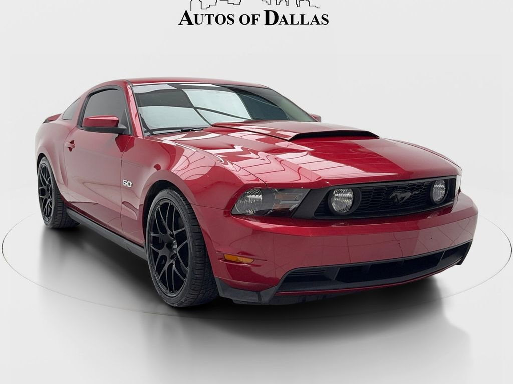 Used 2011 Ford Mustang GT Premium image 2