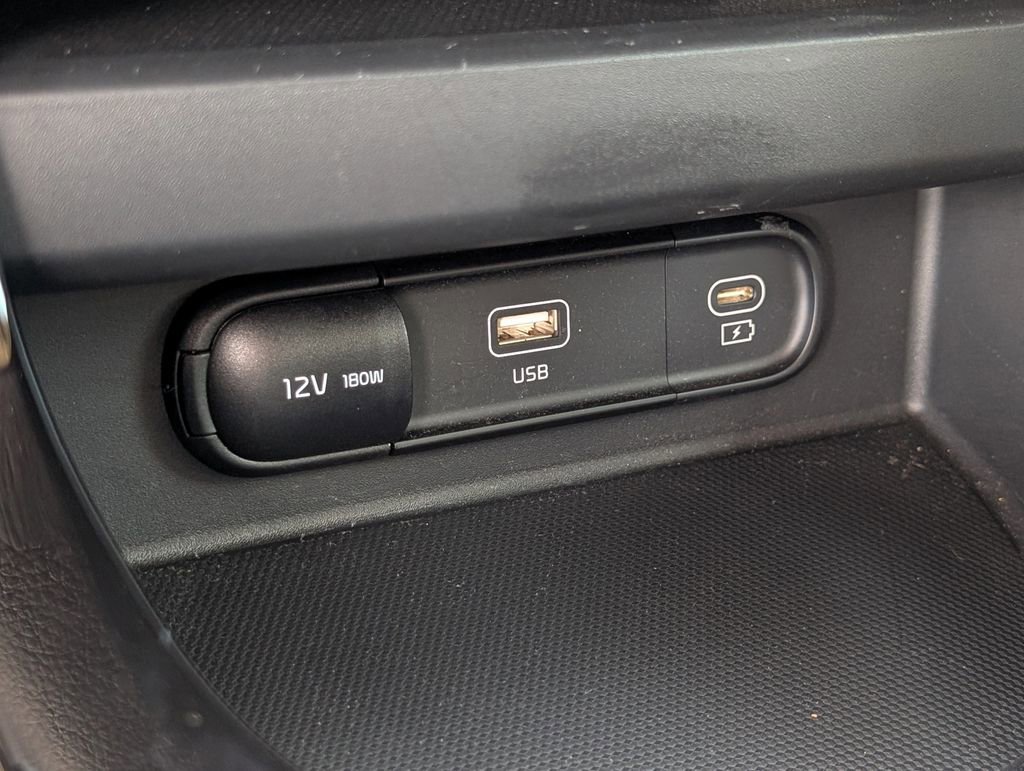 Certified 2024 Kia Seltos S image 28