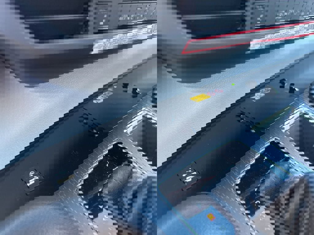 New 2026 Toyota Sienna XLE image 7