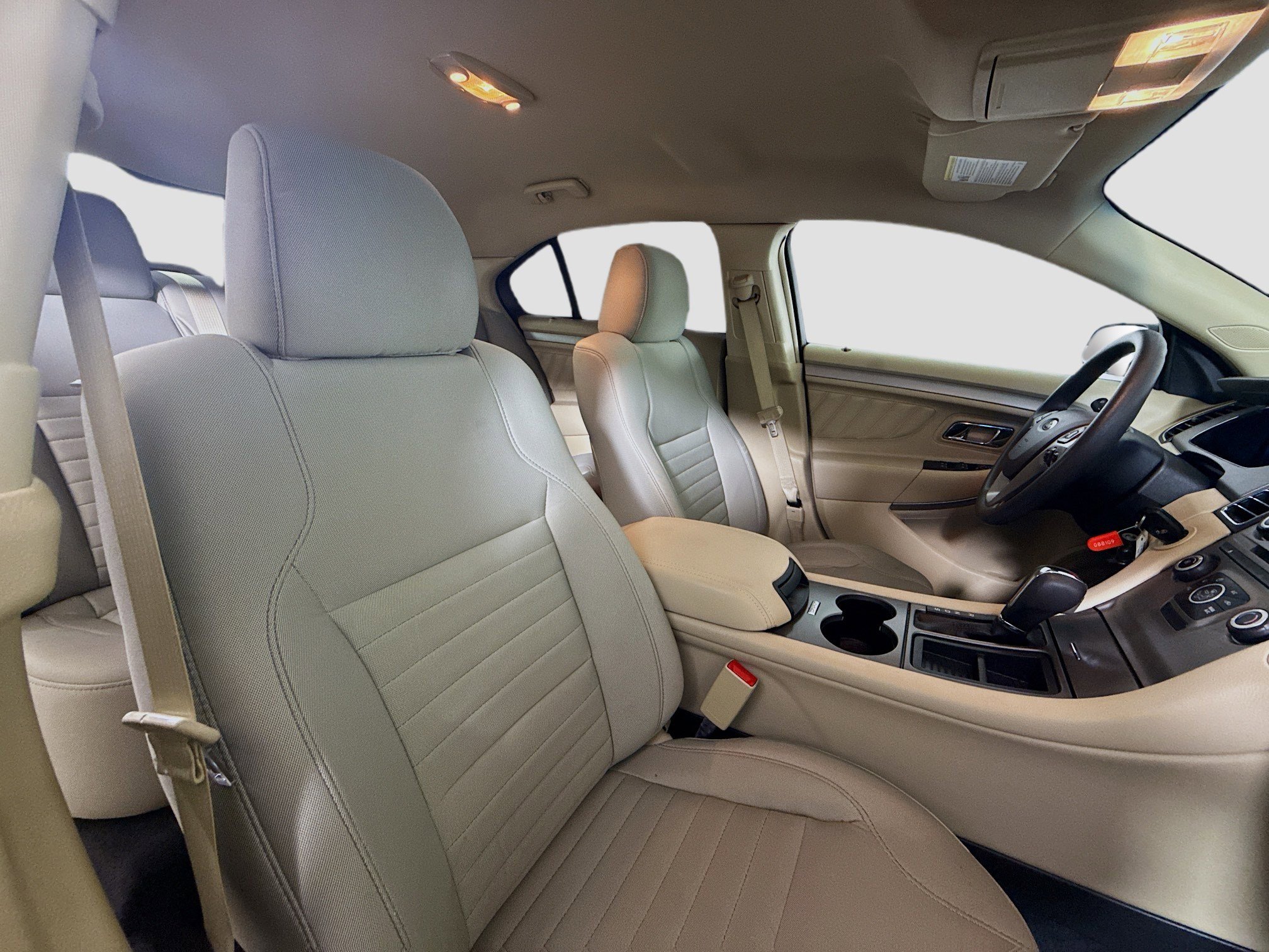 Used 2017 Ford Taurus SE image 28