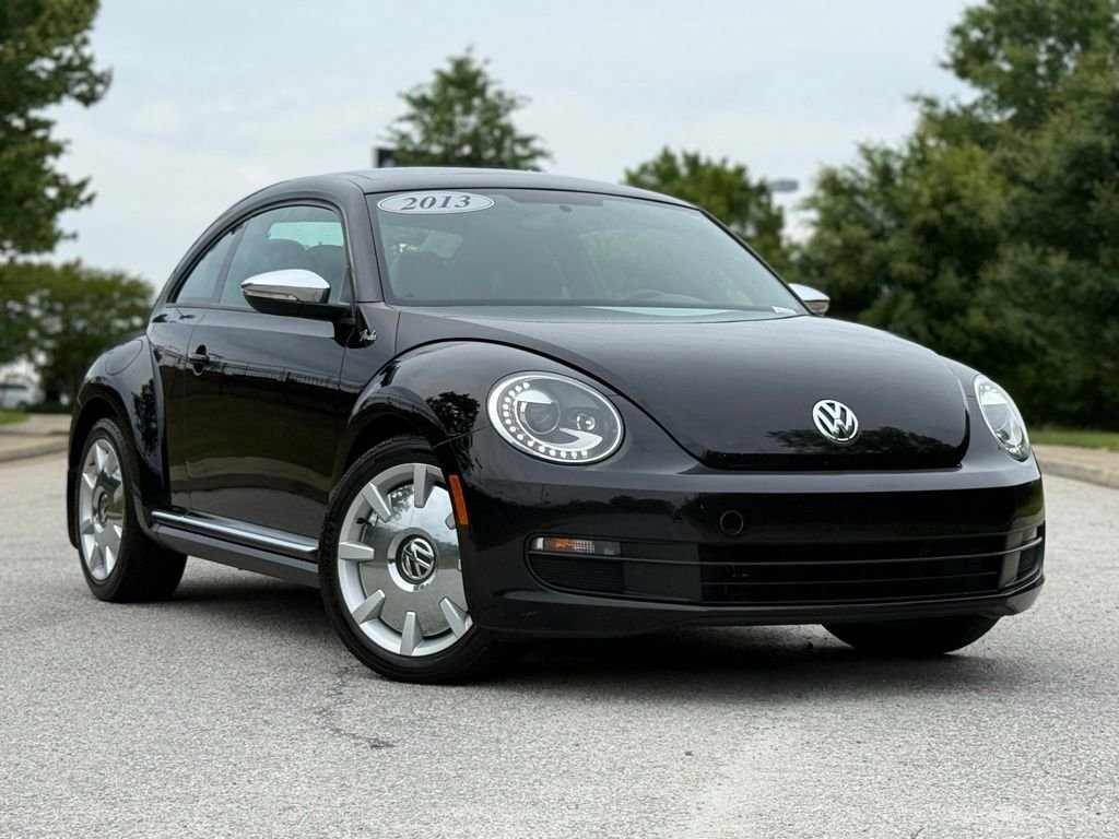 Used 2013 Volkswagen Beetle 2.5 Fender FWD image 2