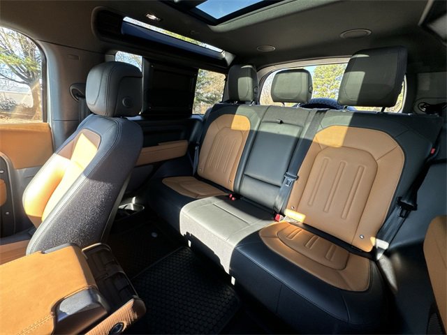 Used 2021 Land Rover Defender 90 X image 24