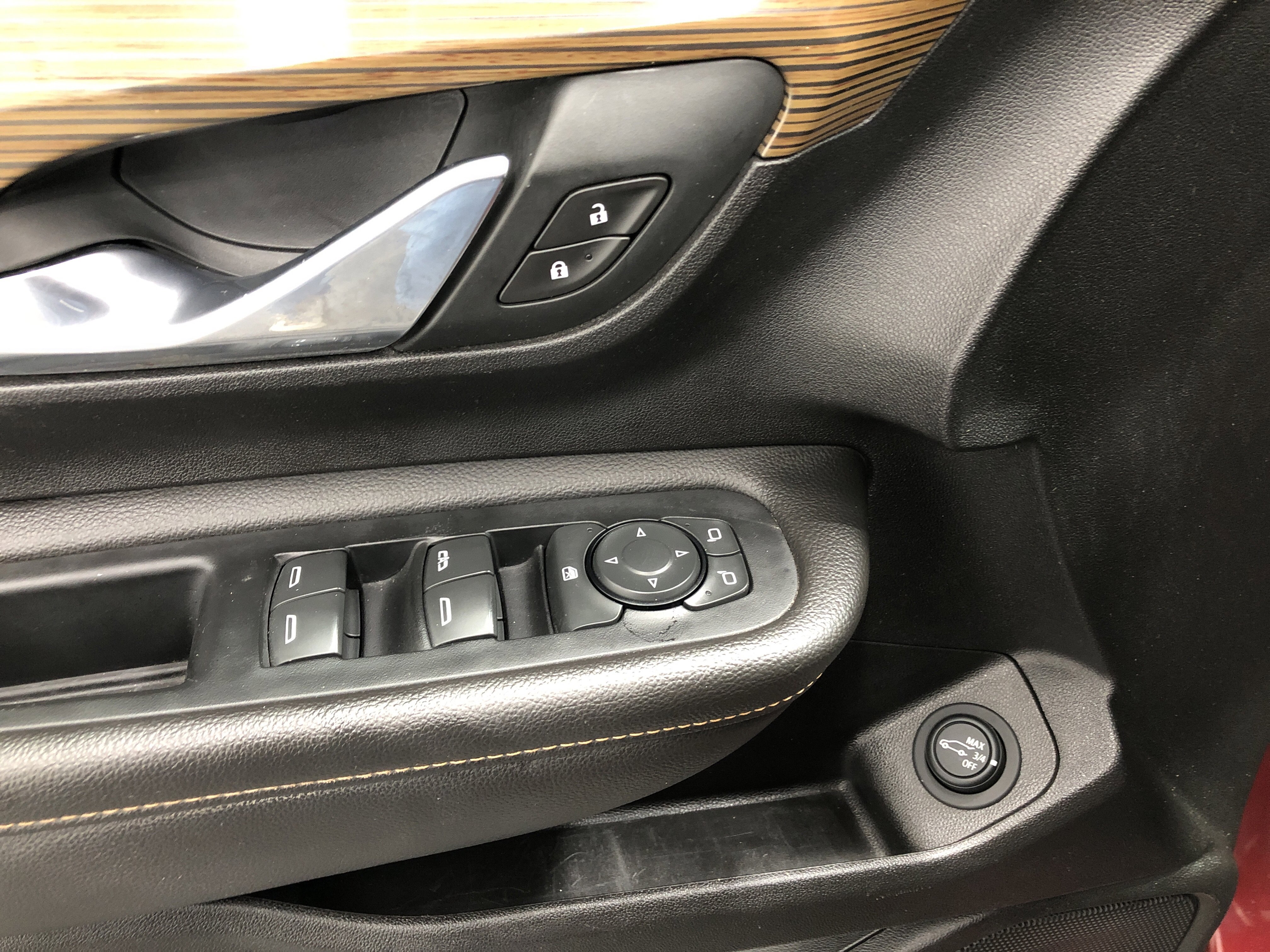 Used 2019 GMC Terrain SLE w/ Driver Convenience Package image 16