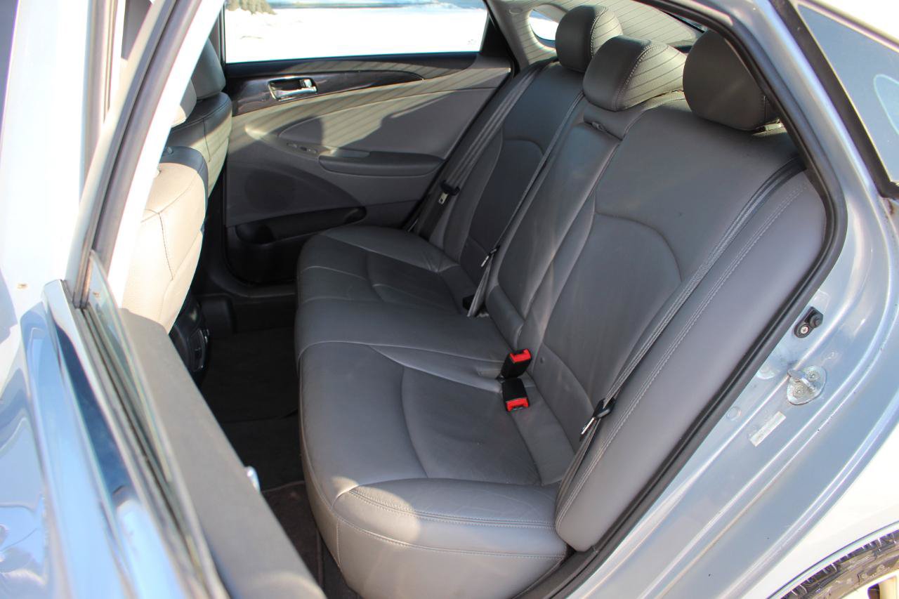 Used 2011 Hyundai Sonata Limited w/ Navigation Pkg 5 FWD image 35