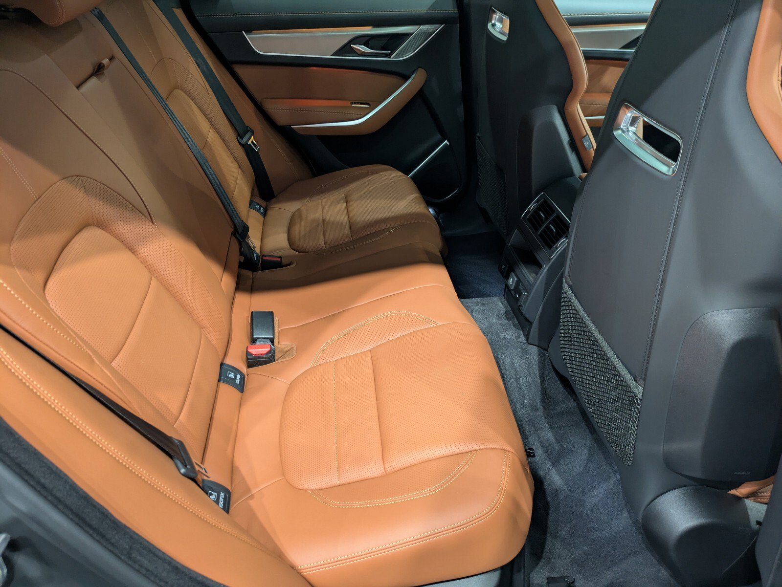 New 2026 Jaguar F-PACE R-Dynamic S AWD/4WD image 21
