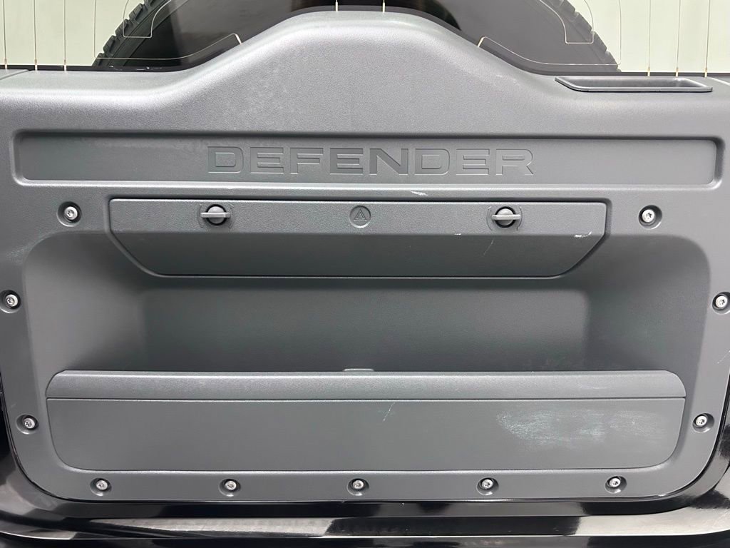 Used 2022 Land Rover Defender 110 XS Edition image 22