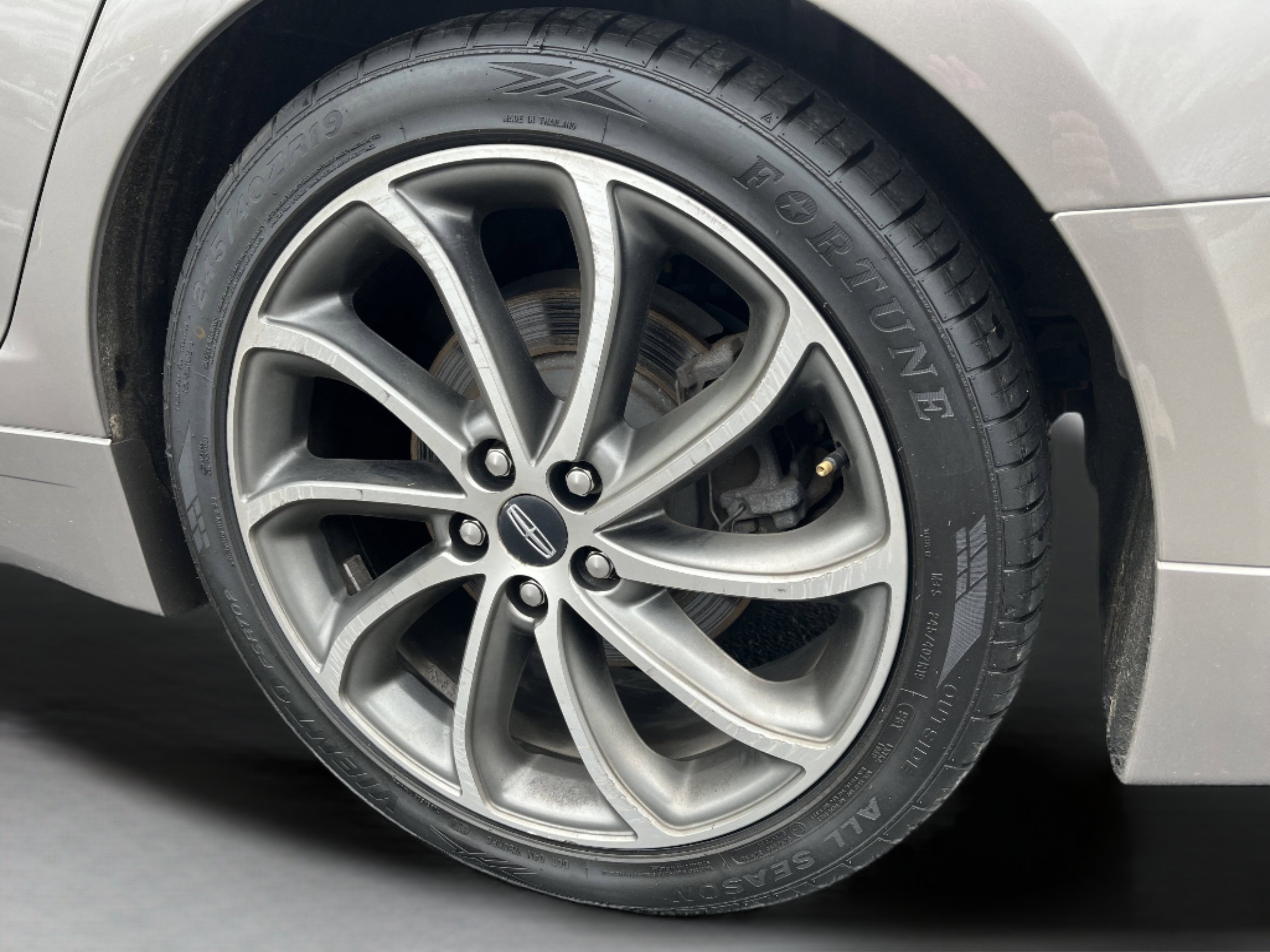 Used 2019 Lincoln MKZ Reserve w/ Reserve Plus Package image 9