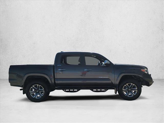 Used 2016 Toyota Tacoma Limited w/ Towing Package AWD/4WD image 4