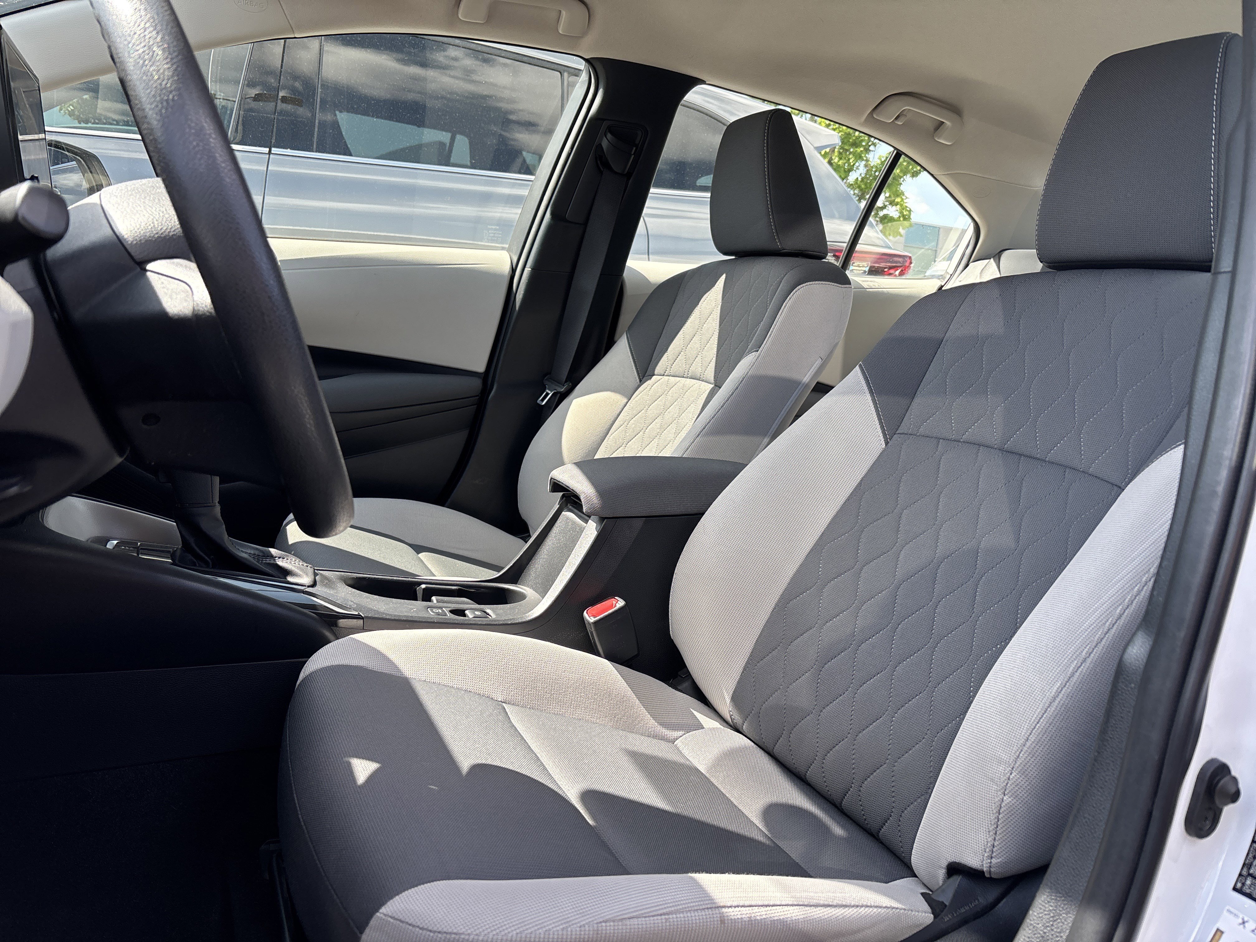 Used 2023 Toyota Corolla LE FWD image 15