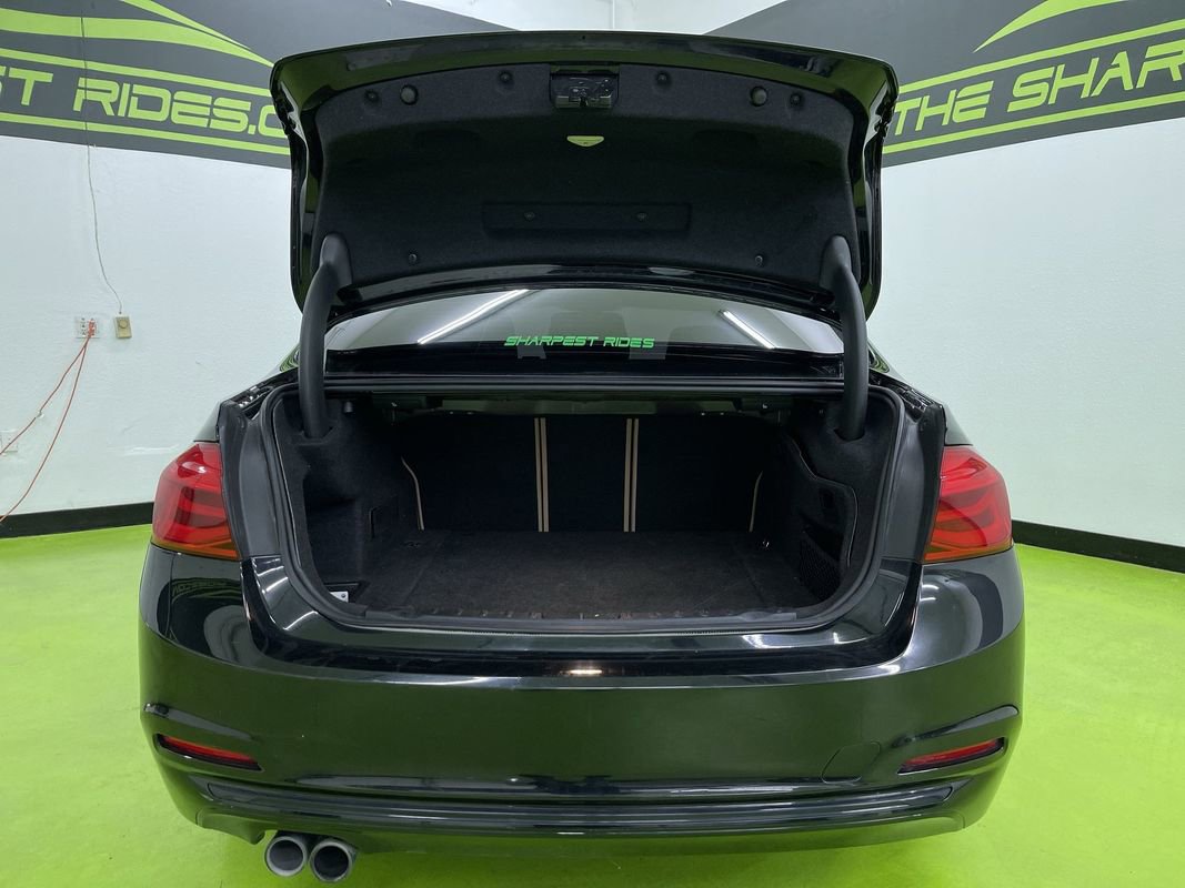 Used 2018 BMW 330e w/ Convenience Package image 9