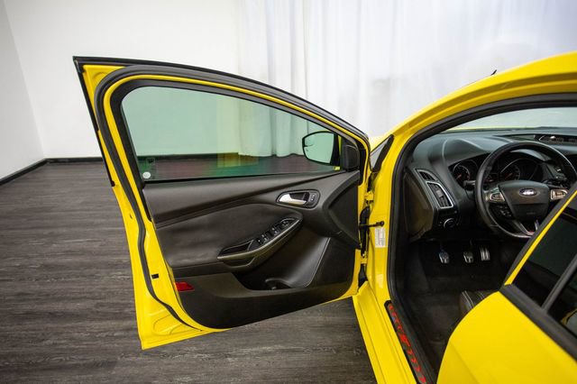 Used 2017 Ford Focus ST w/ Equipment Group 402A image 16