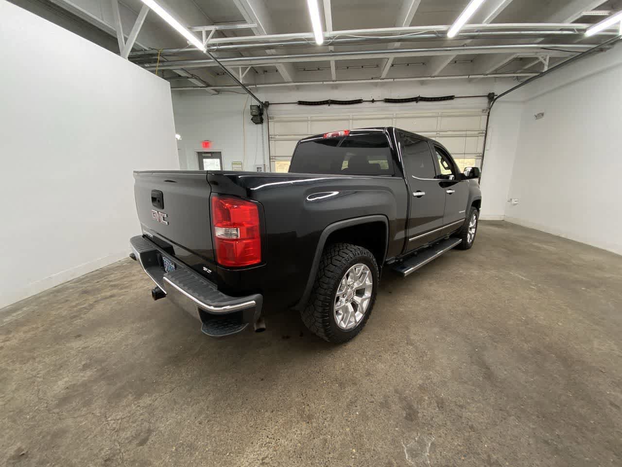 Used 2015 GMC Sierra 1500 SLT w/ SLT Crew Cab Value Package AWD/4WD image 6
