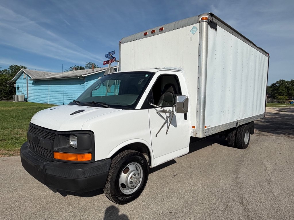 Used 2006 Chevrolet Express 3500 RWD image 2