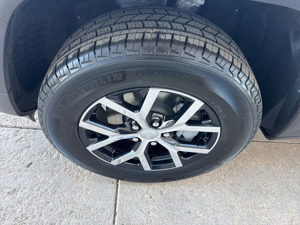 New 2025 Jeep Grand Cherokee Limited image 8