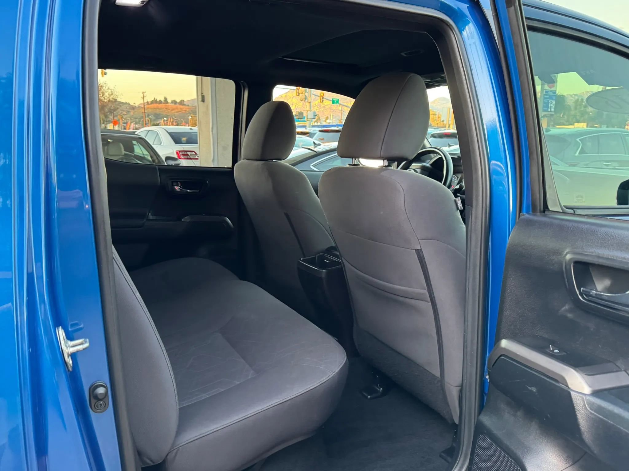 Used 2016 Toyota Tacoma TRD Sport RWD image 19