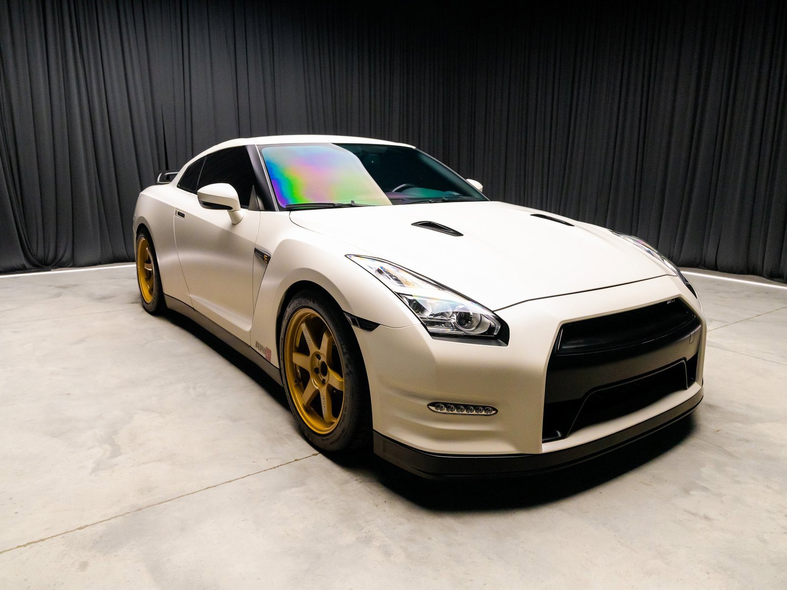 Used 2015 Nissan GT-R Premium image 7