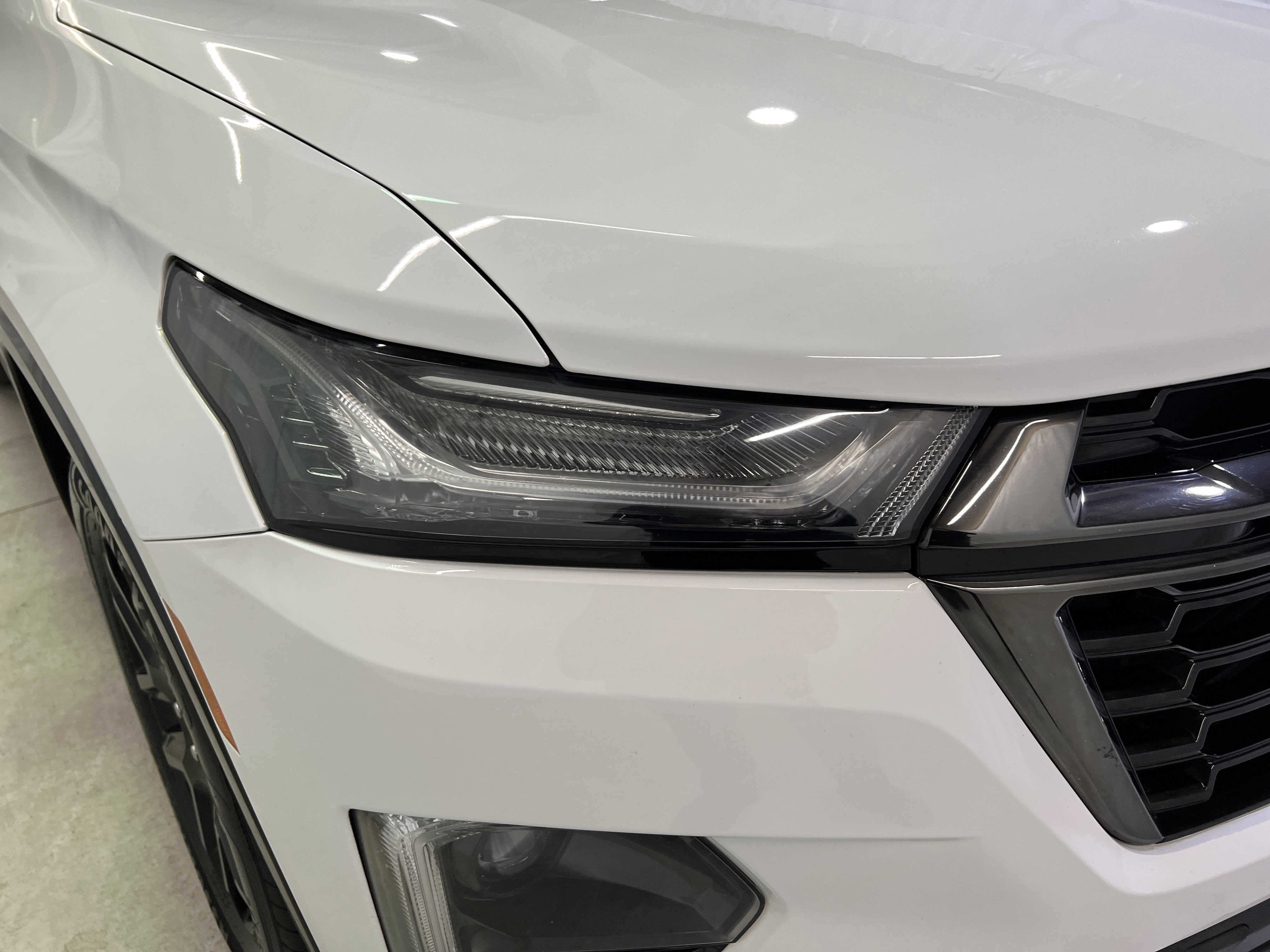 Used 2023 Chevrolet Traverse Premier w/ Redline Edition image 5