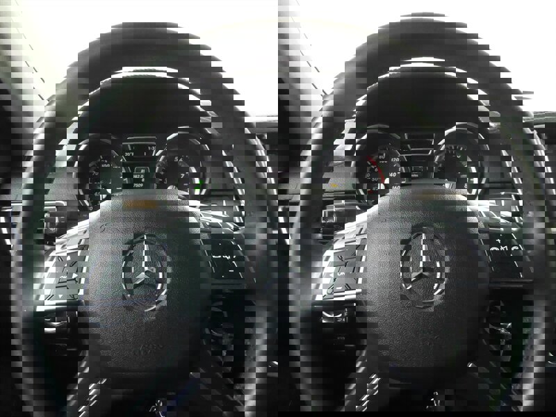 Used 2014 Mercedes-Benz GL 550 GL 550 4MATIC w/ Driver Assistance Package image 9