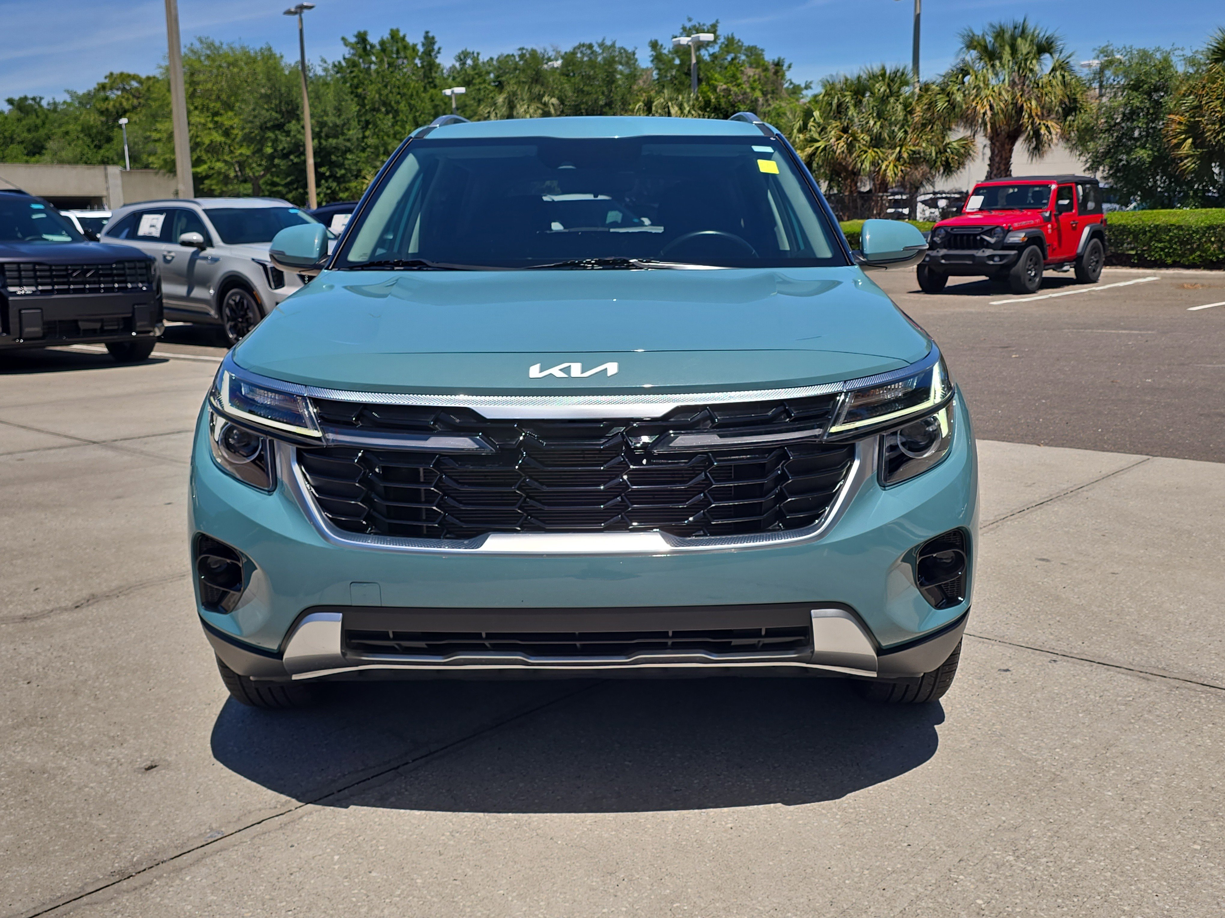 Certified 2024 Kia Seltos EX image 3