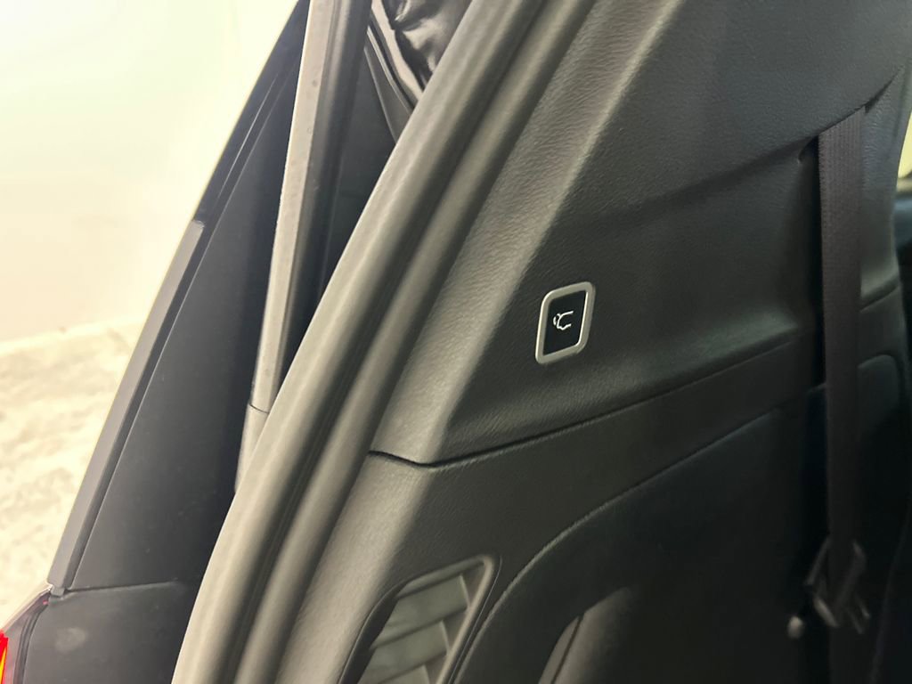New 2026 Chrysler Pacifica Select FWD image 32