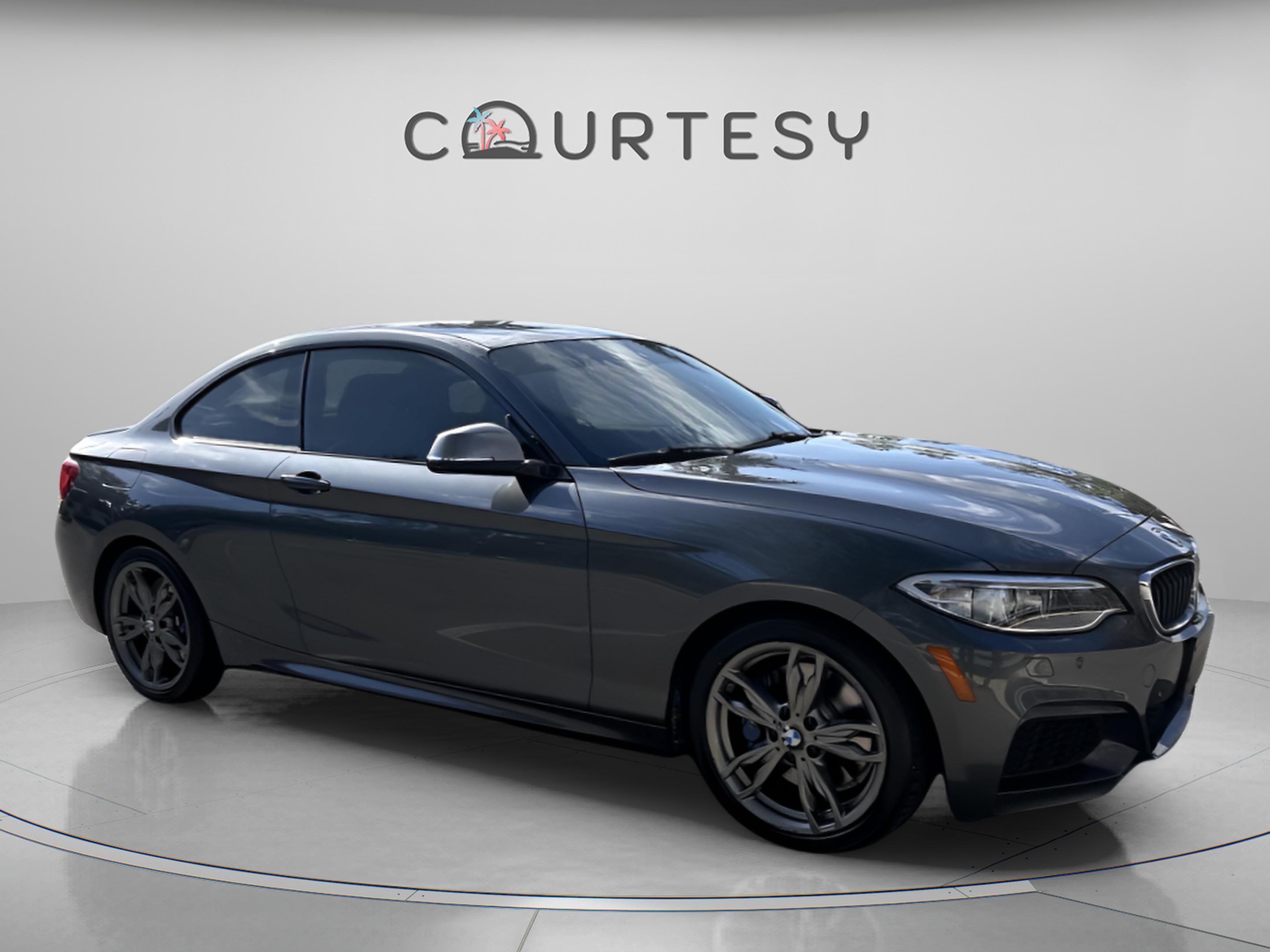 Used 2015 BMW M235i xDrive Coupe image 9