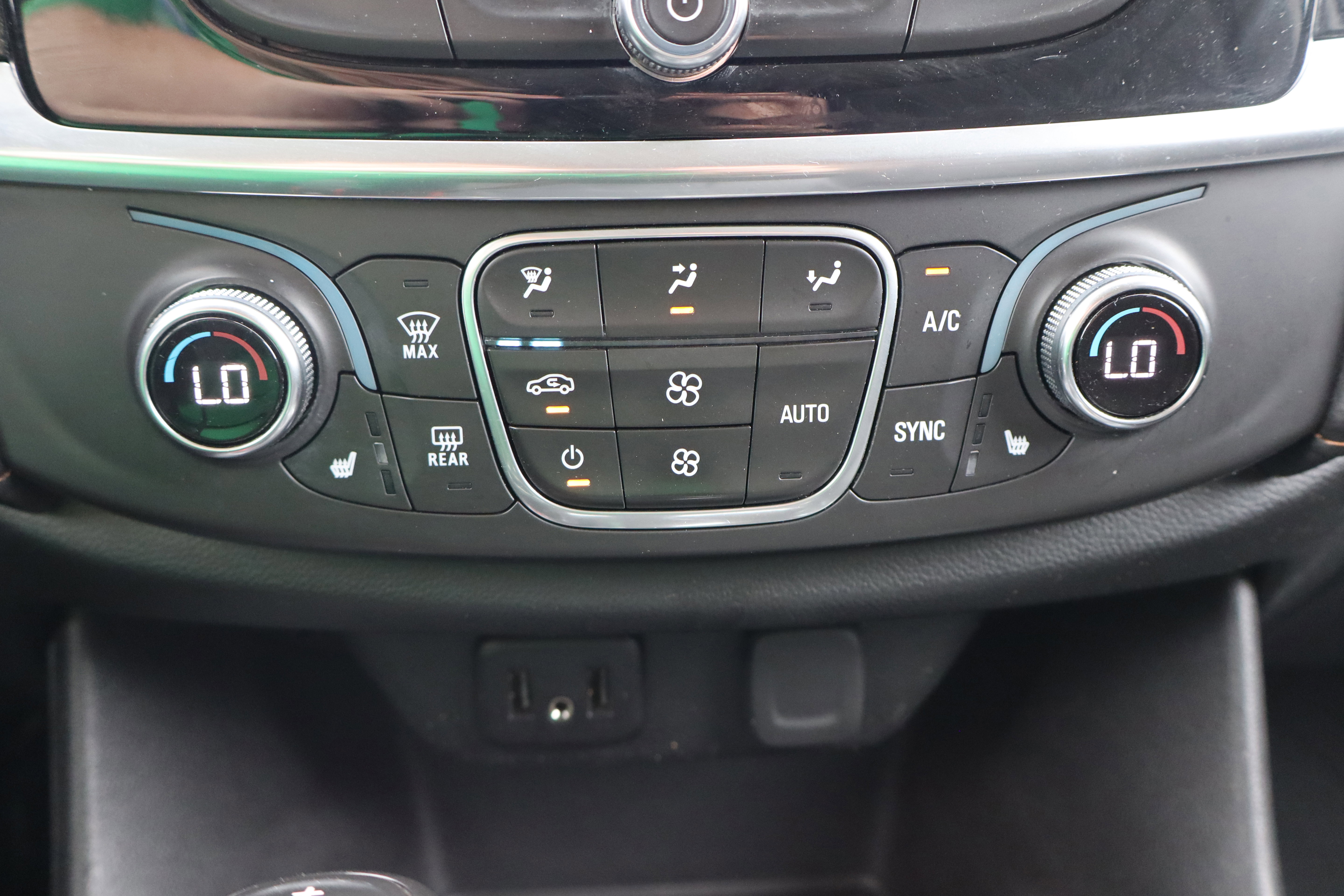 Used 2019 Chevrolet Traverse LT image 21