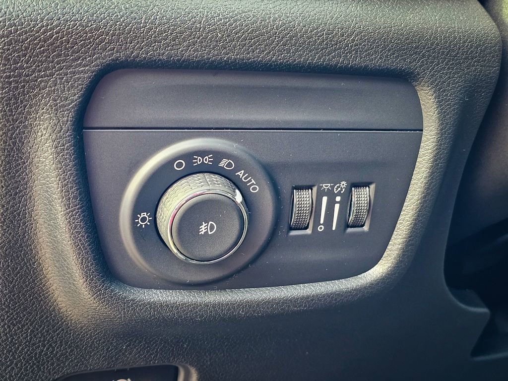 New 2025 Jeep Grand Cherokee L Limited w/ Black Appearance Package image 15