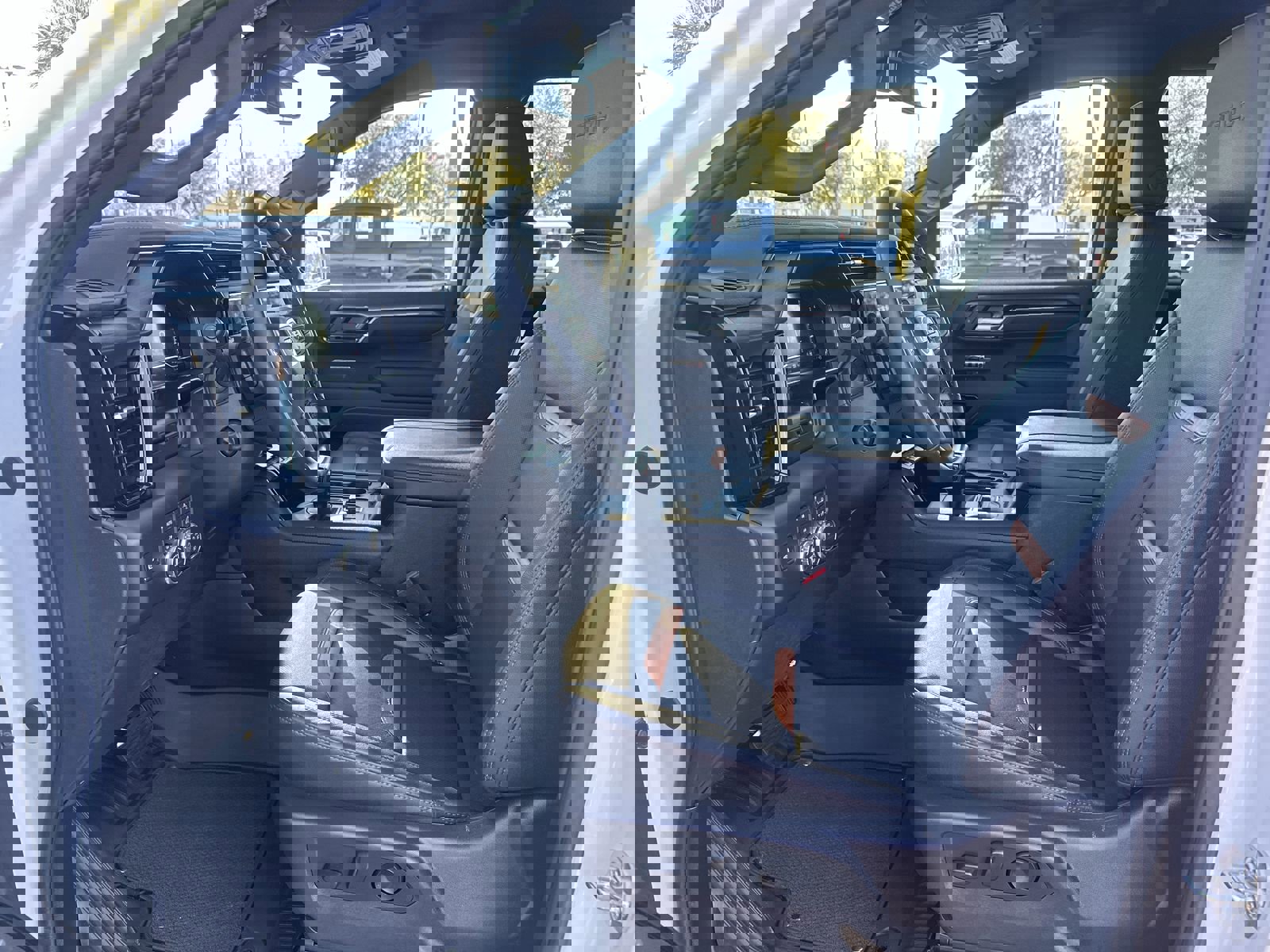 Used 2025 GMC Sierra 1500 AT4 image 16