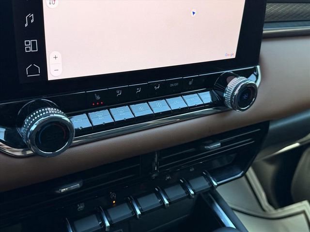 Used 2024 GMC Canyon AT4 image 24