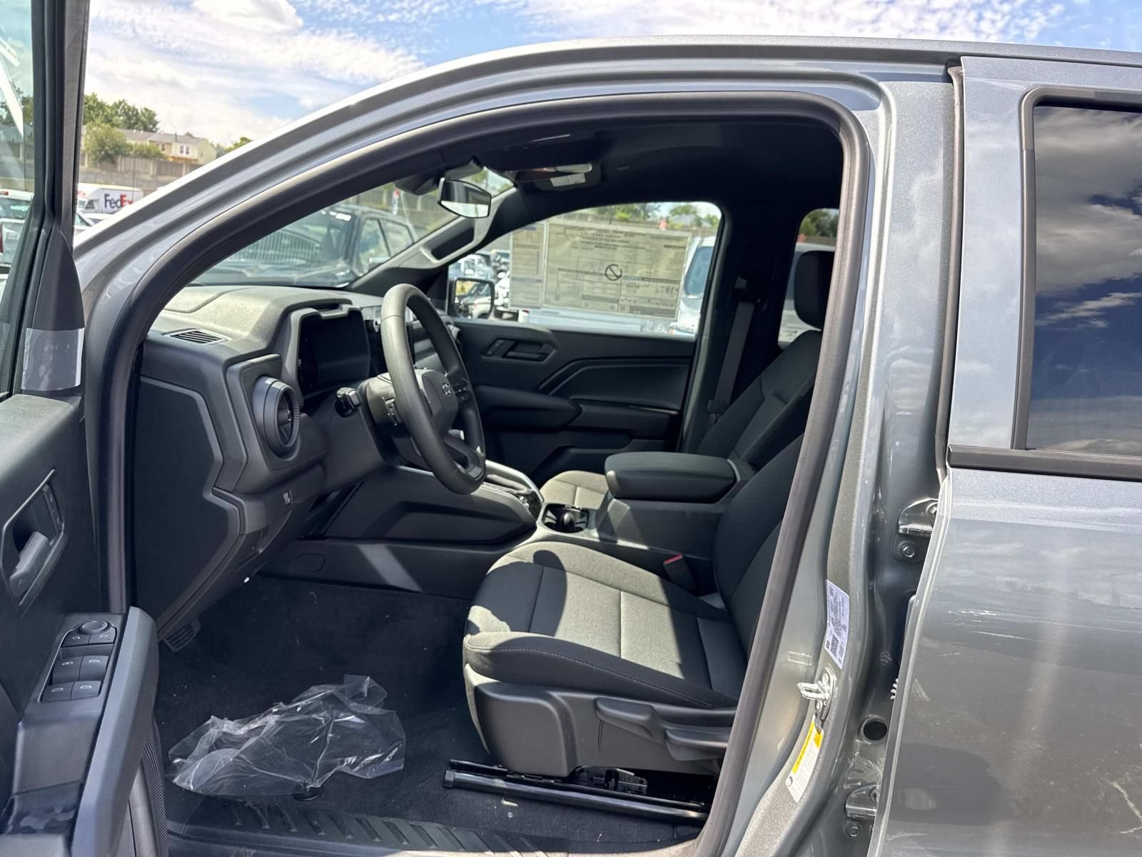 New 2026 Chevrolet Colorado Trail Boss w/ Midnight Edition AWD/4WD image 18