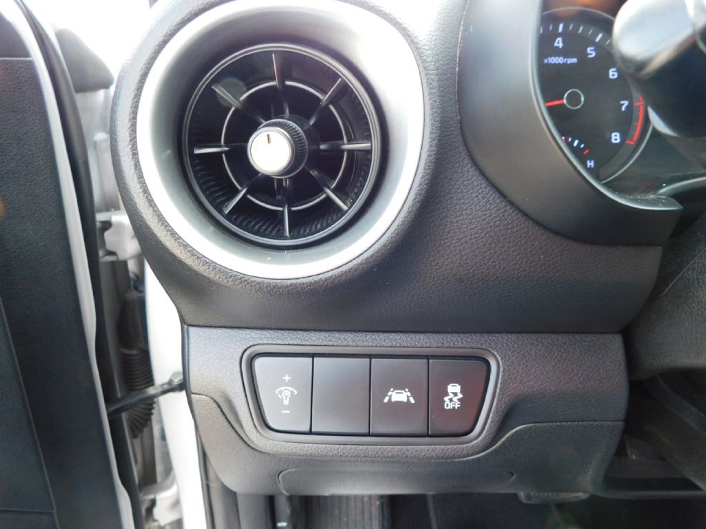 Used 2019 Kia Forte LXS image 22
