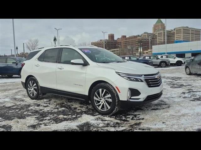 Used 2022 Chevrolet Equinox Premier image 2