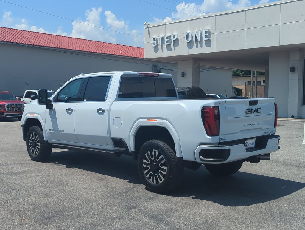 Used 2026 GMC Sierra 3500 Denali Ultimate AWD/4WD image 4