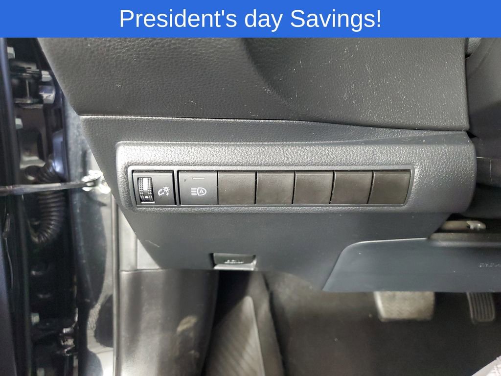 Used 2021 Toyota Corolla SE w/ Carpet Mat Package (TMS) image 25