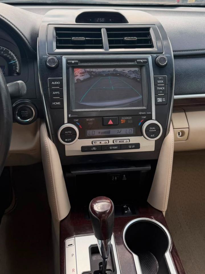 Used 2014 Toyota Camry XLE w/ Leather Package FWD image 19
