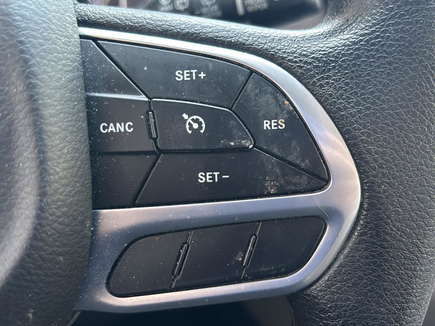 Used 2021 Chrysler Voyager Lxi FWD image 8