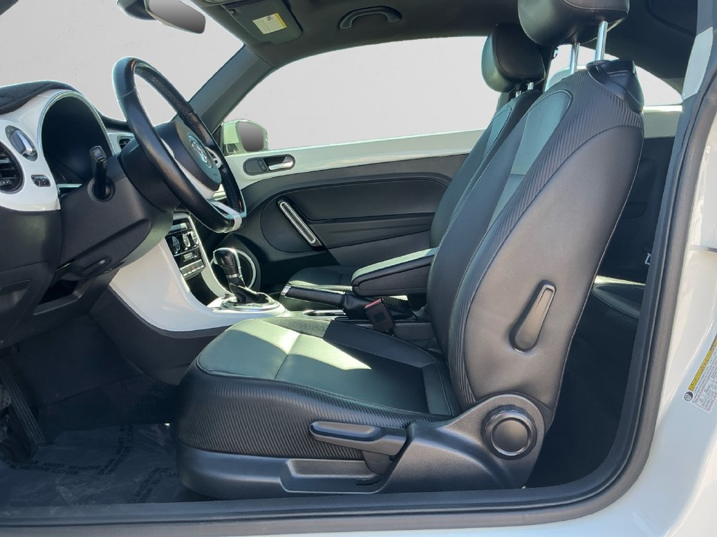 Used 2018 Volkswagen Beetle 2.0T SE FWD image 9