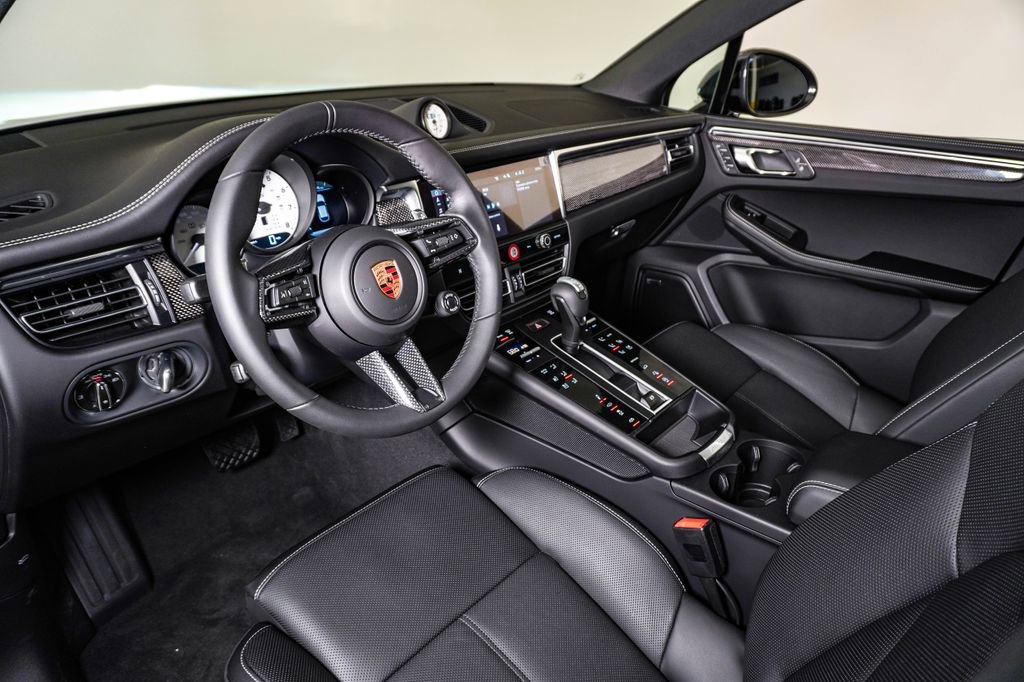 New 2026 Porsche Macan GTS AWD/4WD image 4