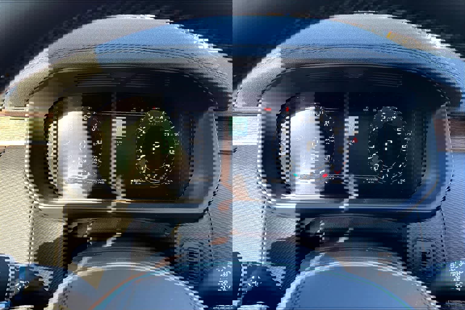 New 2025 Land Rover Discovery Dynamic SE image 19