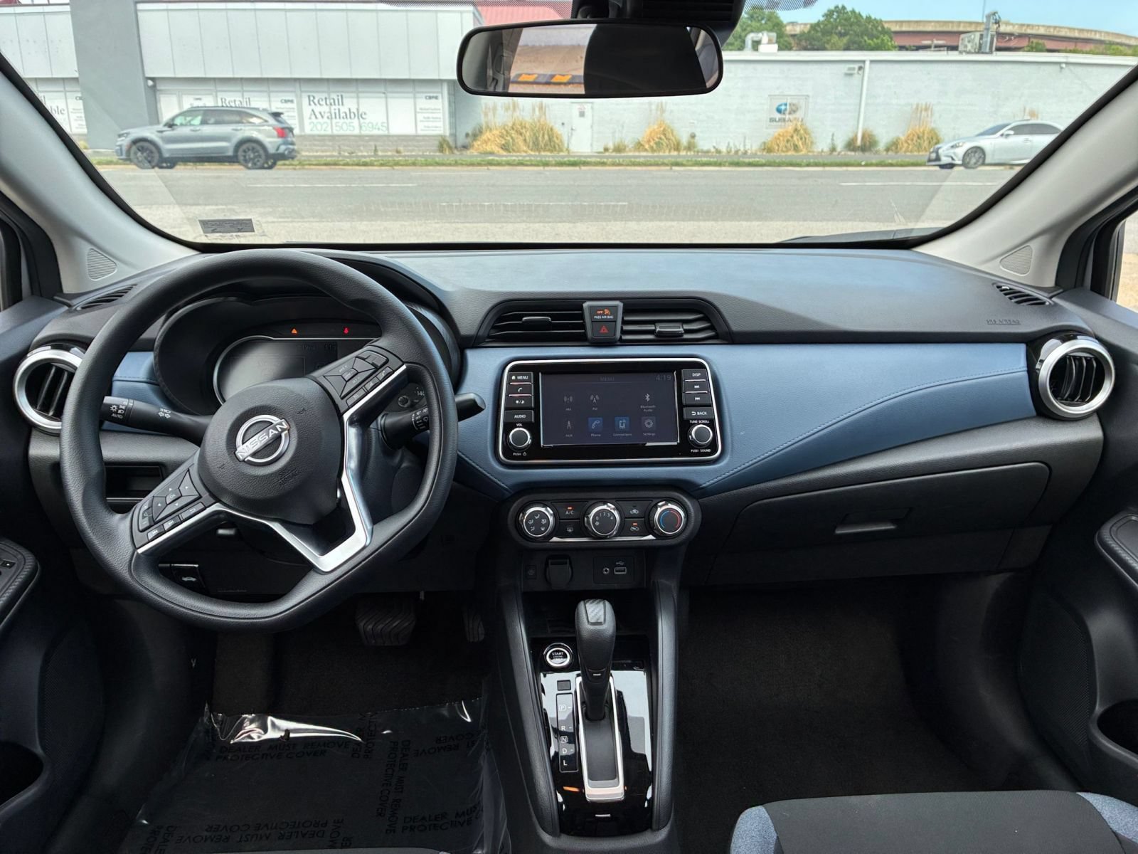Used 2025 Nissan Versa SV FWD image 31
