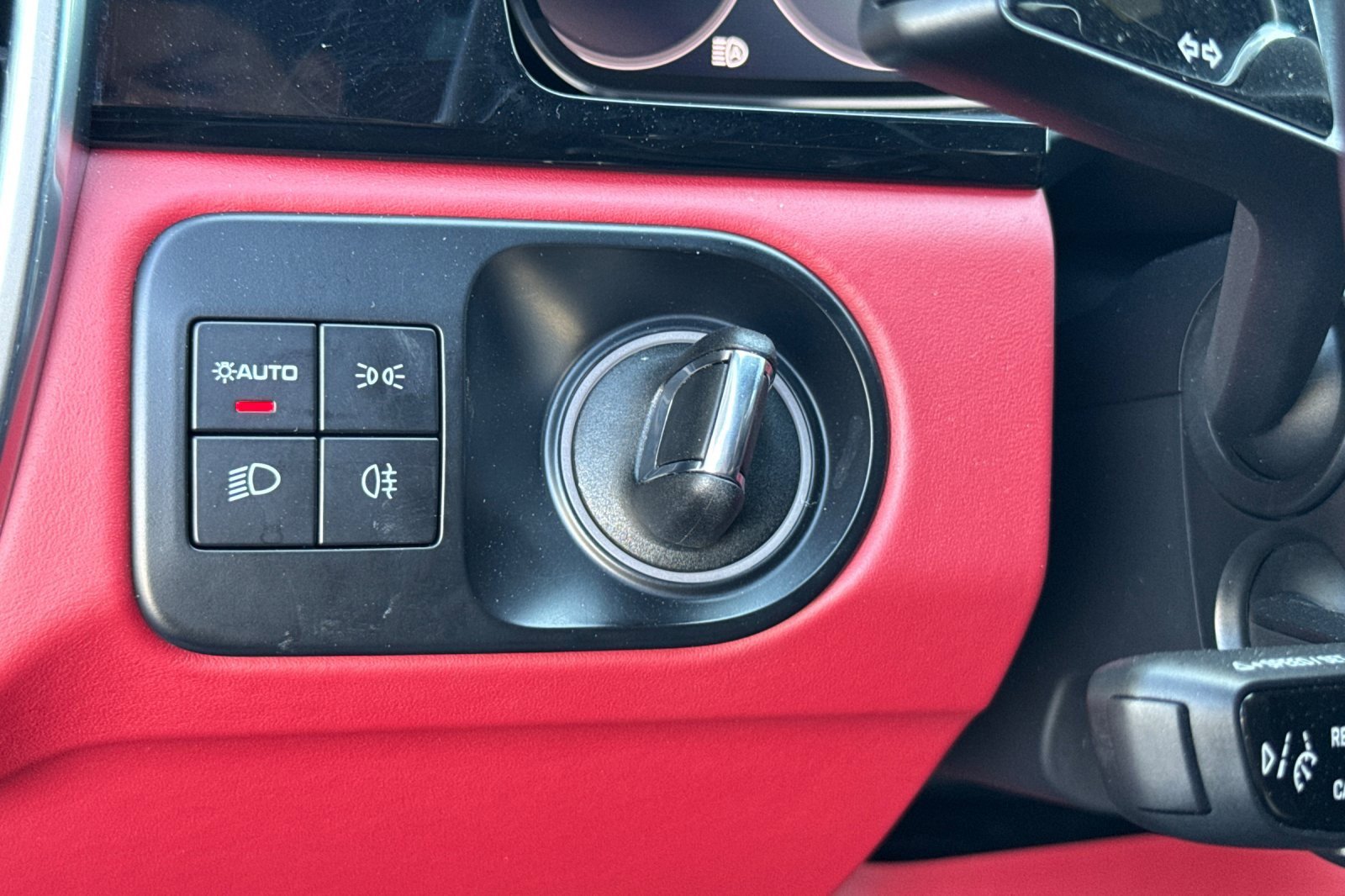 Used 2022 Porsche Cayenne S image 22