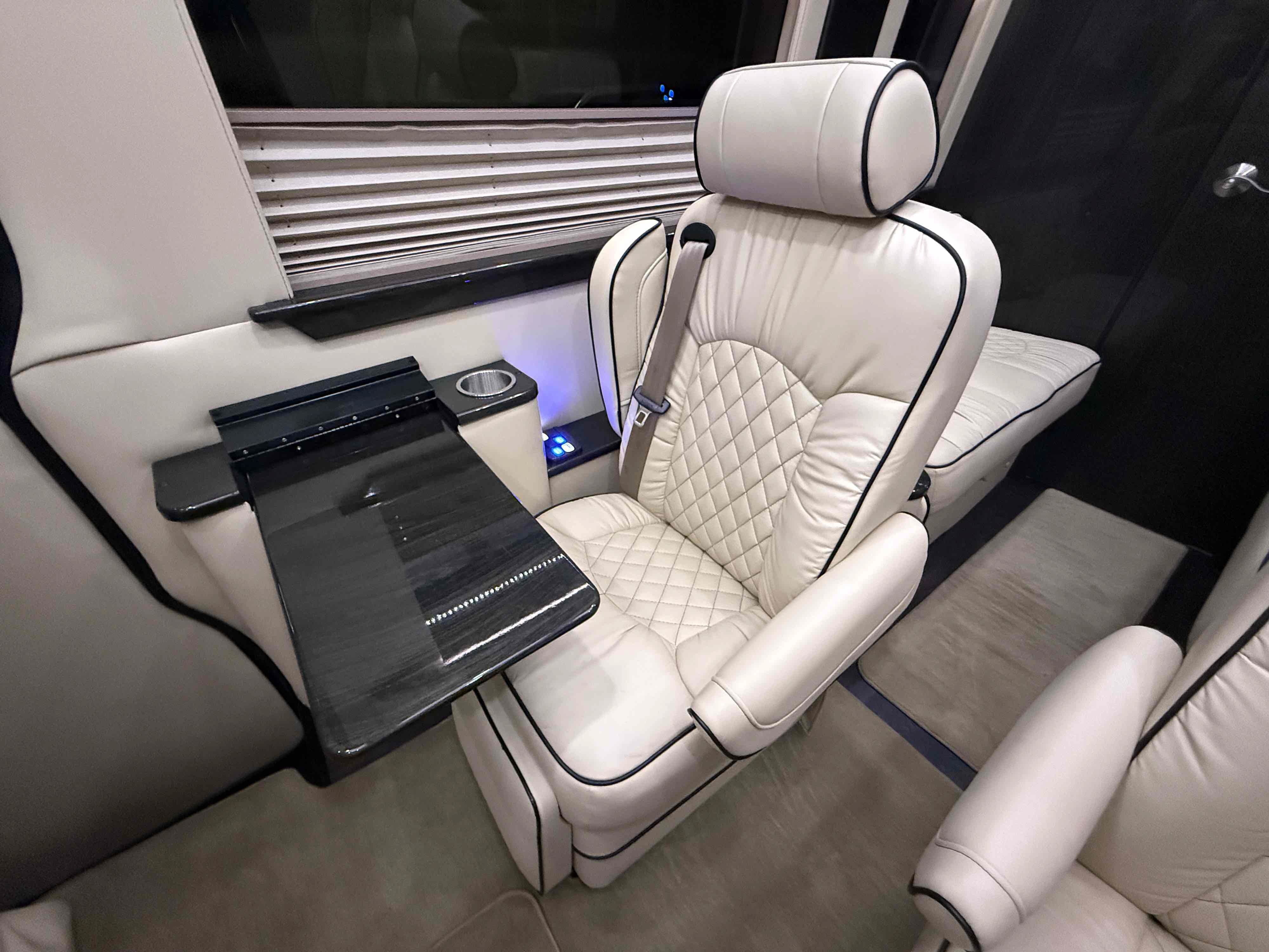Used 2017 Mercedes-Benz Sprinter 3500 image 44