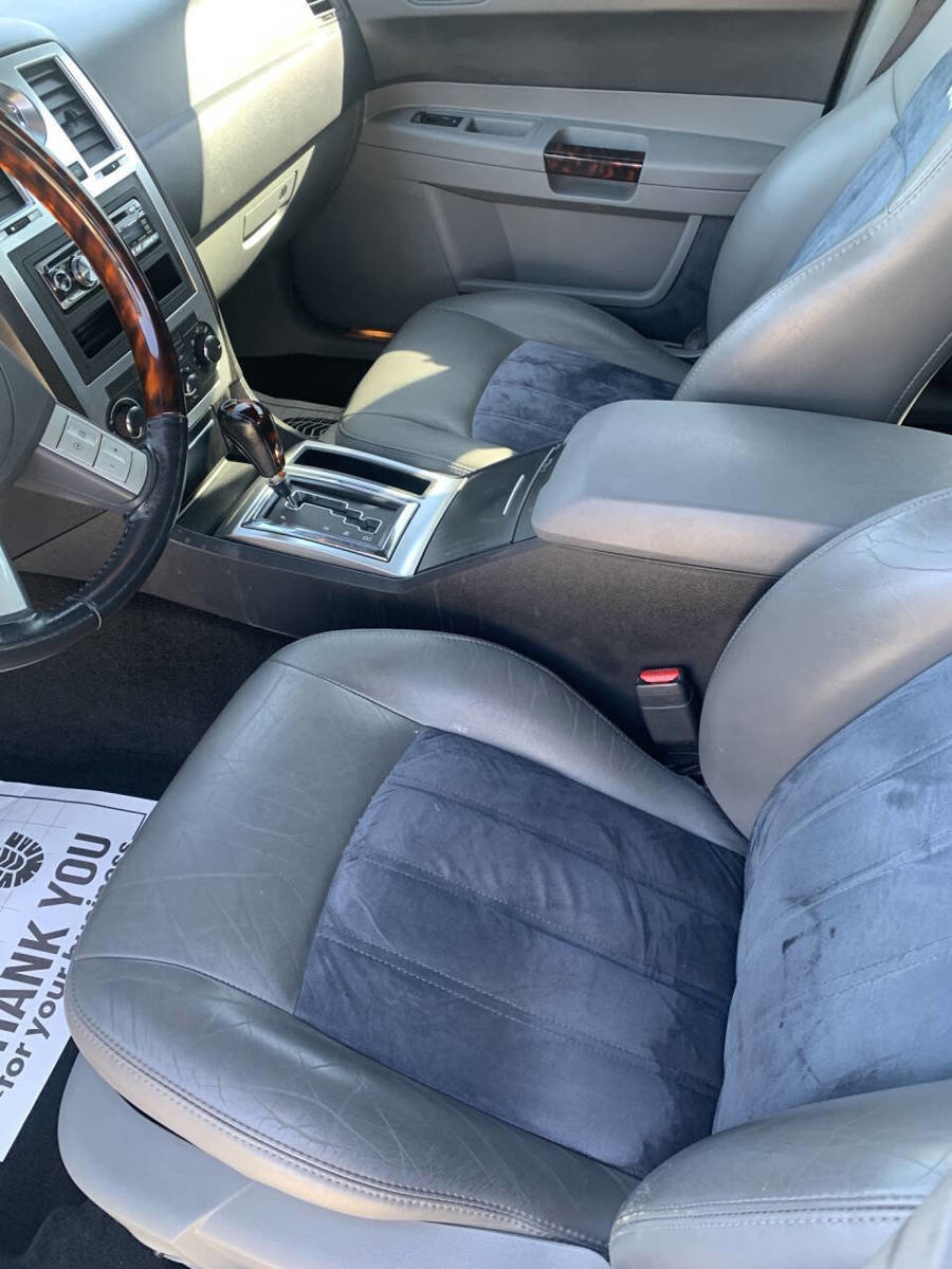 Used 2005 Chrysler 300 C image 10