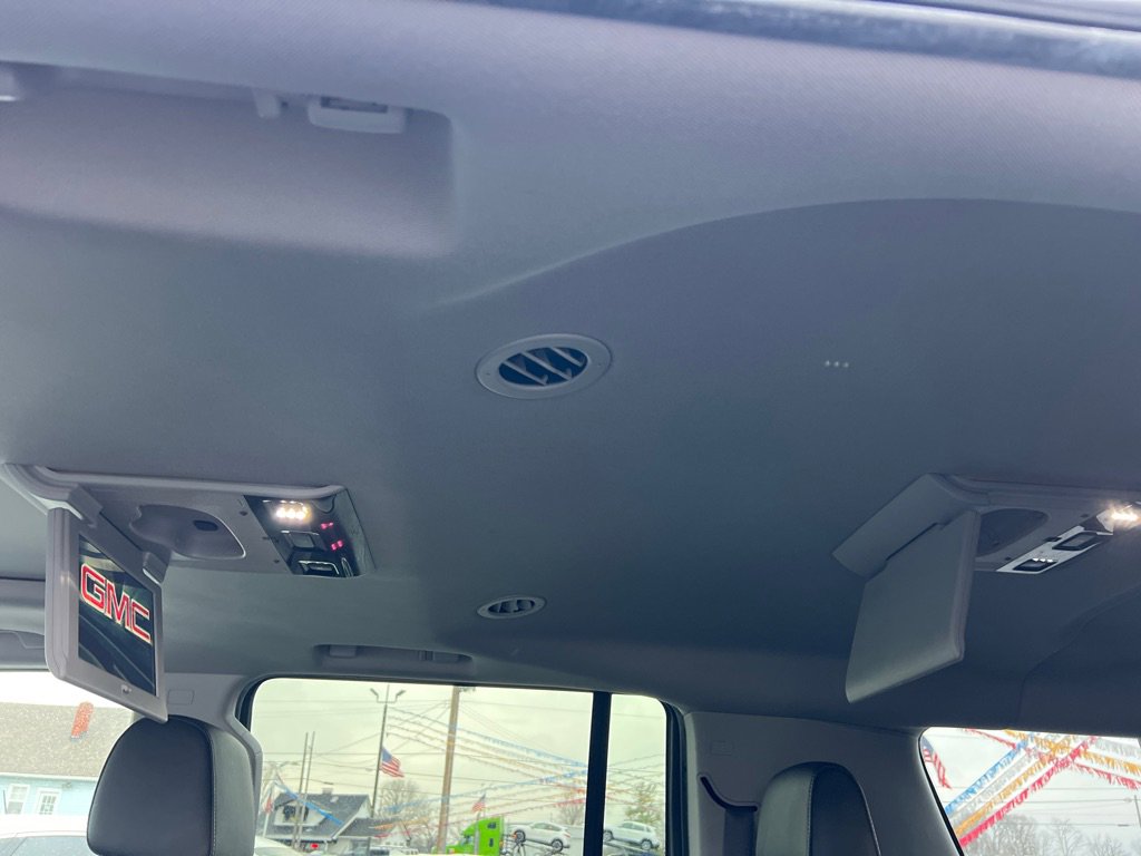 Used 2017 GMC Yukon XL SLT w/ Open Road Package image 44