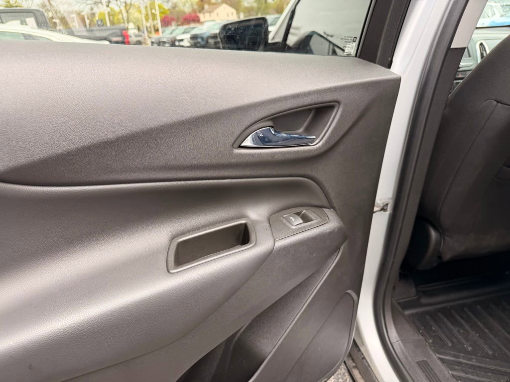 Used 2020 Chevrolet Equinox LT FWD image 12