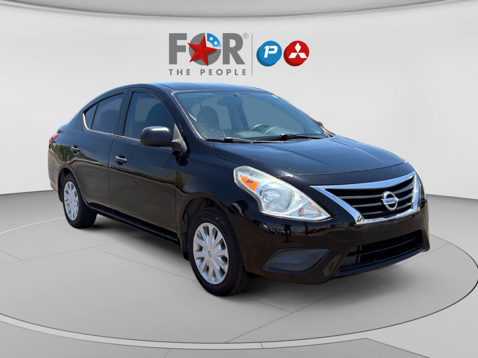 Used 2015 Nissan Versa S FWD image 7